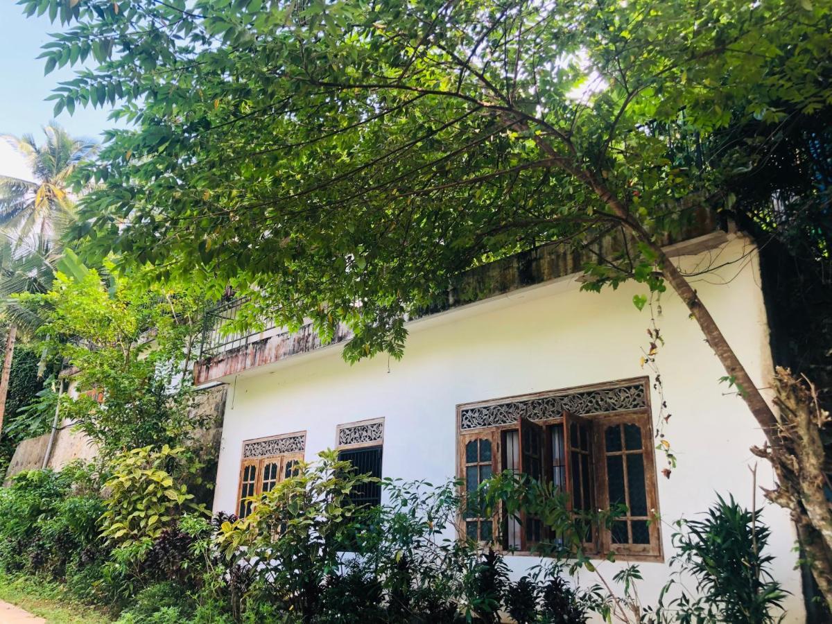 Thaaaru Villa Mirissa Luaran gambar