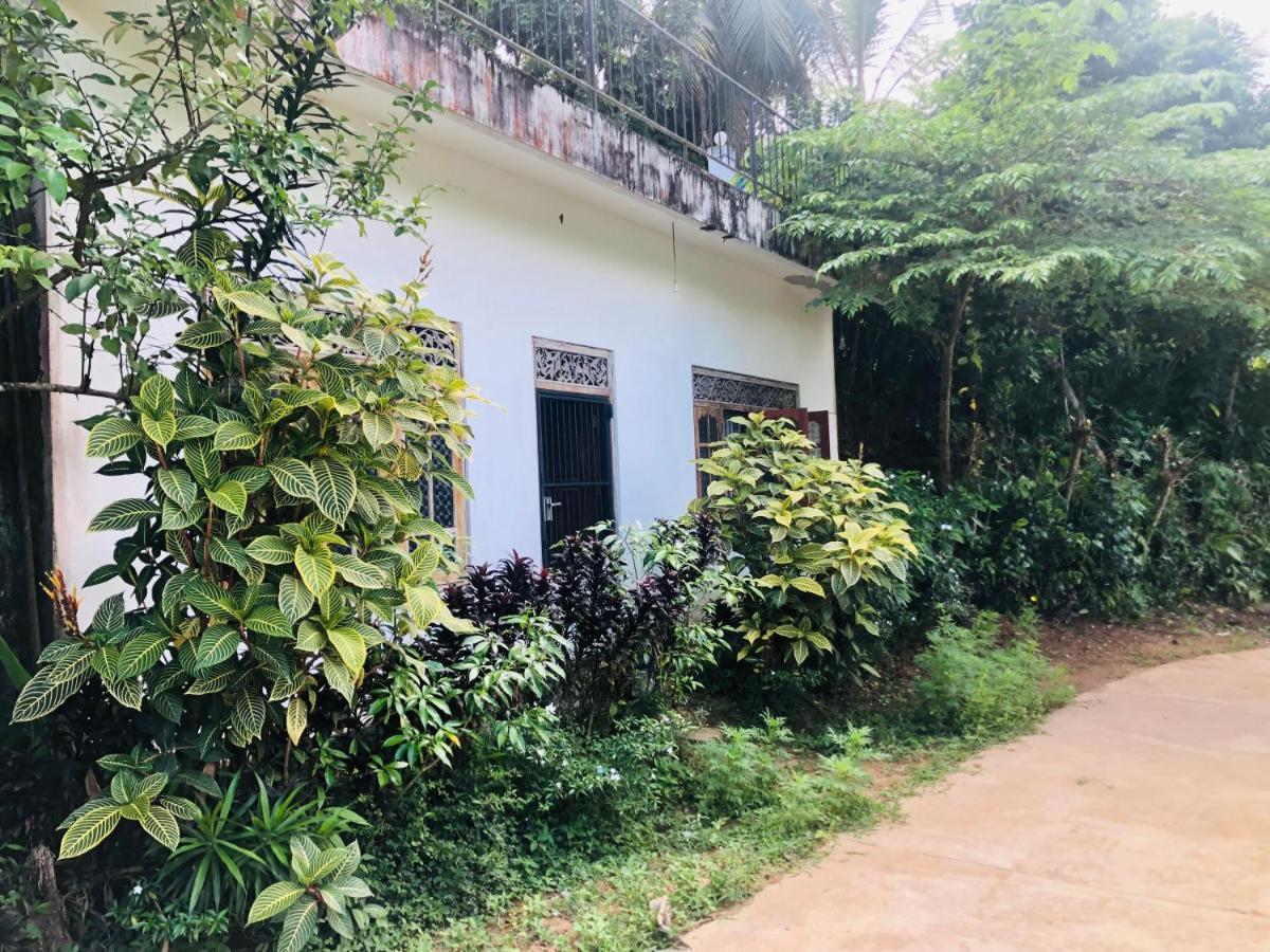 Thaaaru Villa Mirissa Luaran gambar